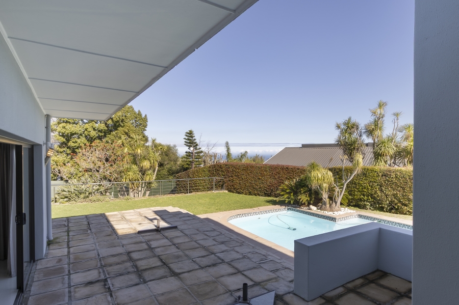 To Let 4 Bedroom Property for Rent in Helderberg Estate Western Cape